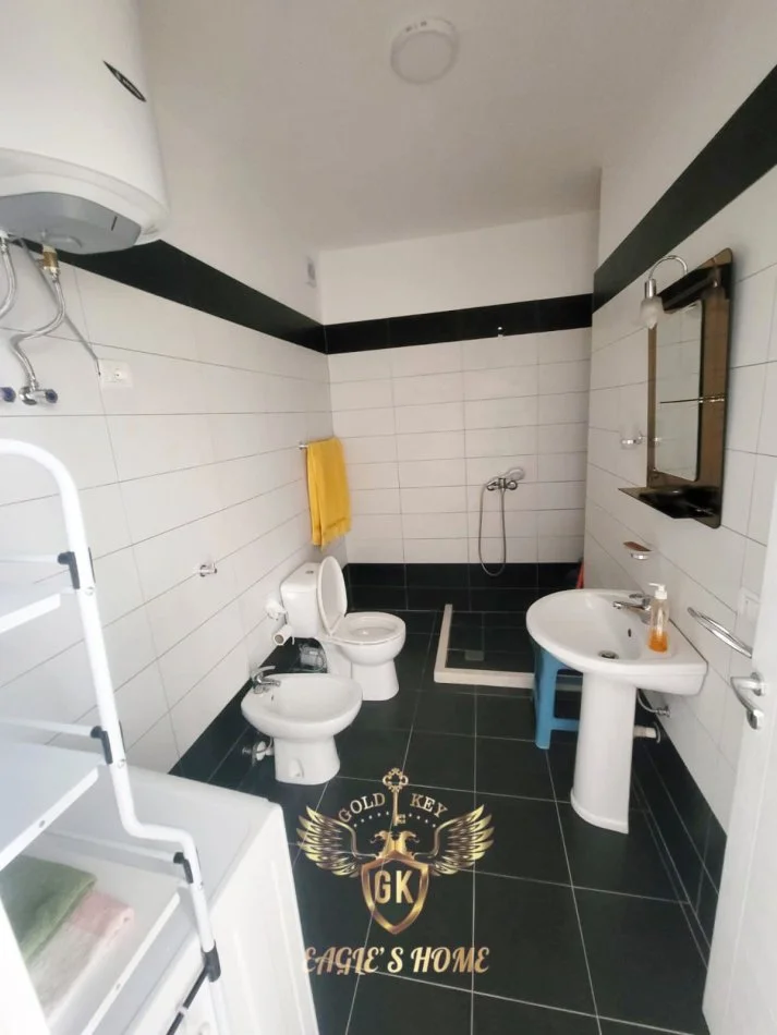 Durres, jepet me qera apartament 2+1+Ballkon Kati 4, 111 m² (qera • 2+1 + ballkon Adresa: Karburant Pernoca)