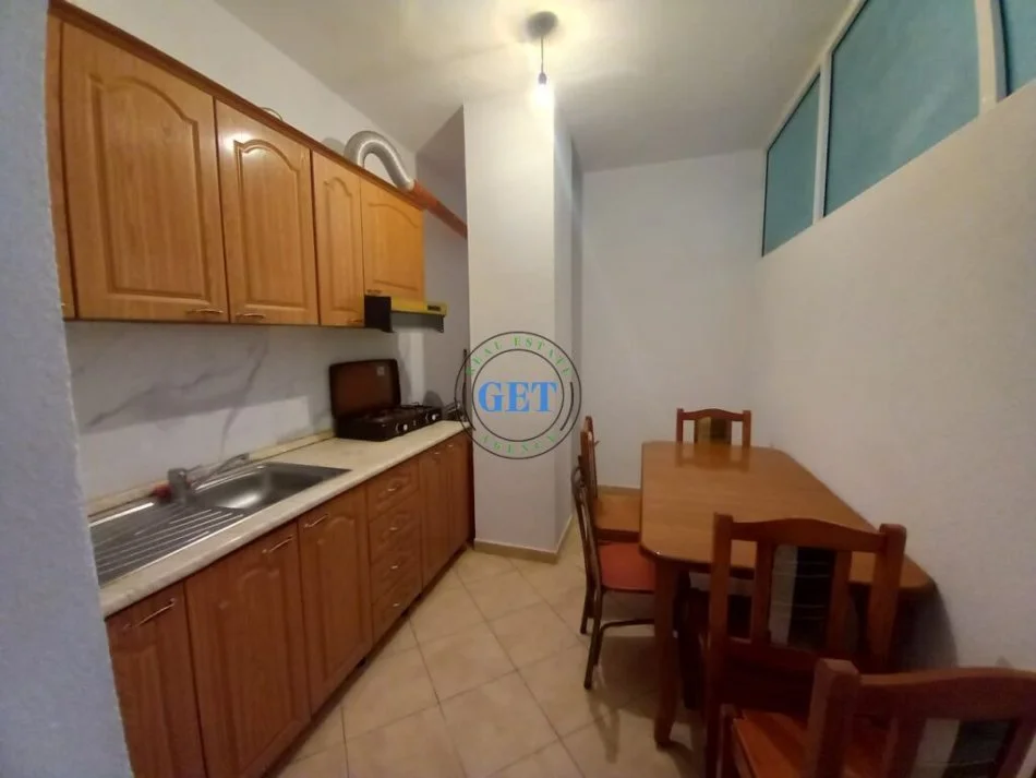 Durres, jepet me qera apartament 1+1 Kati 1, 80 m² 300 € (Plazh Iliria, Durres)