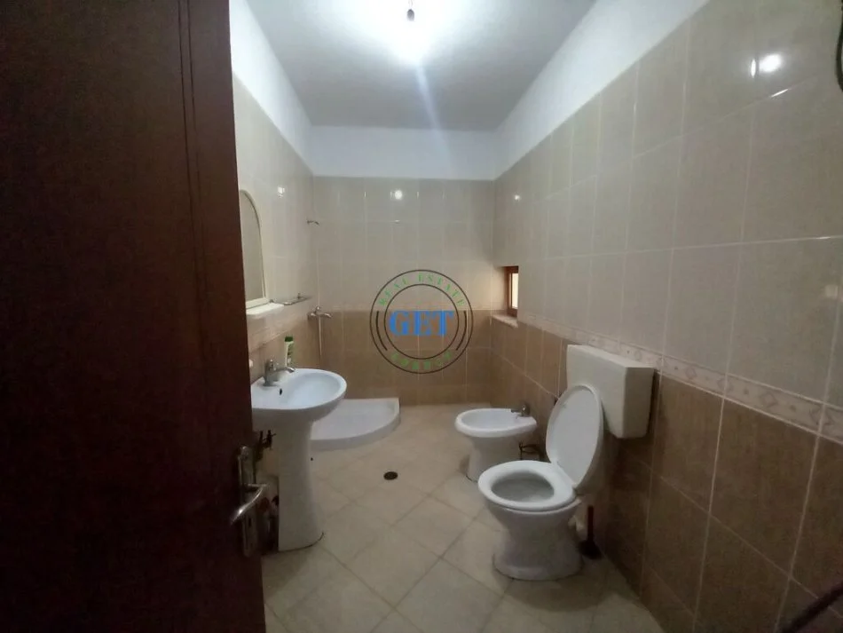 Durres, jepet me qera apartament 1+1+Ballkon Kati 1, 80 m² 300 € (Plazh Iliria)