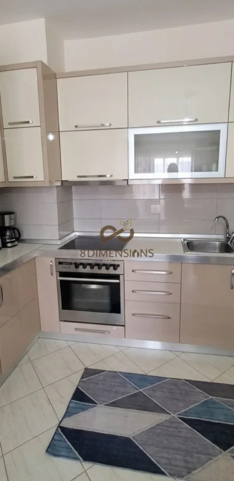 Tirane, jepet me qera apartament 2+1+Ballkon Kati 3, 110 m² 550 € (astir)
