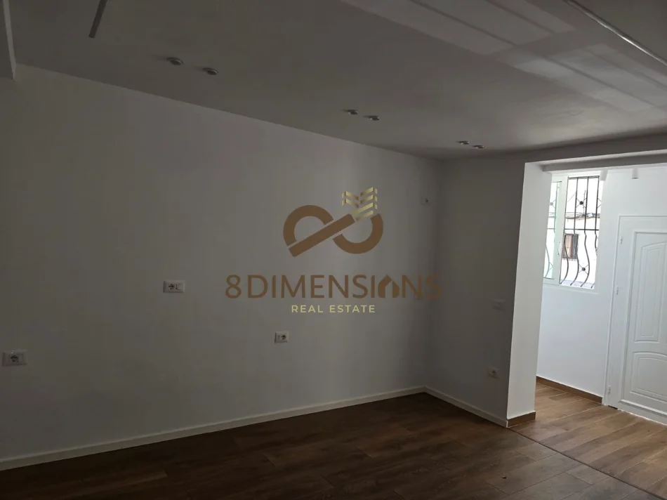 Tirane, shitet garsonier 1+1 Kati 1, 30 m² 80.000 € (rruga 4 deshmoret)