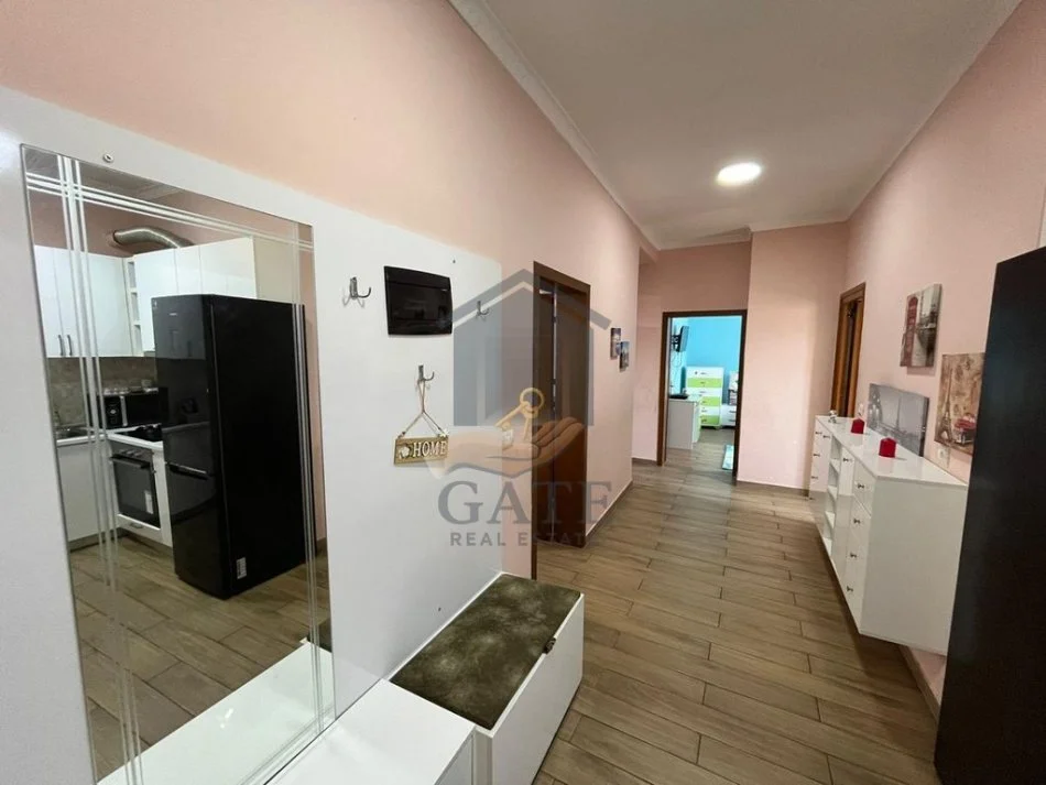 Durres, jepet me qera apartament 2+1+Ballkon Kati 2, 95 m² 450 € 