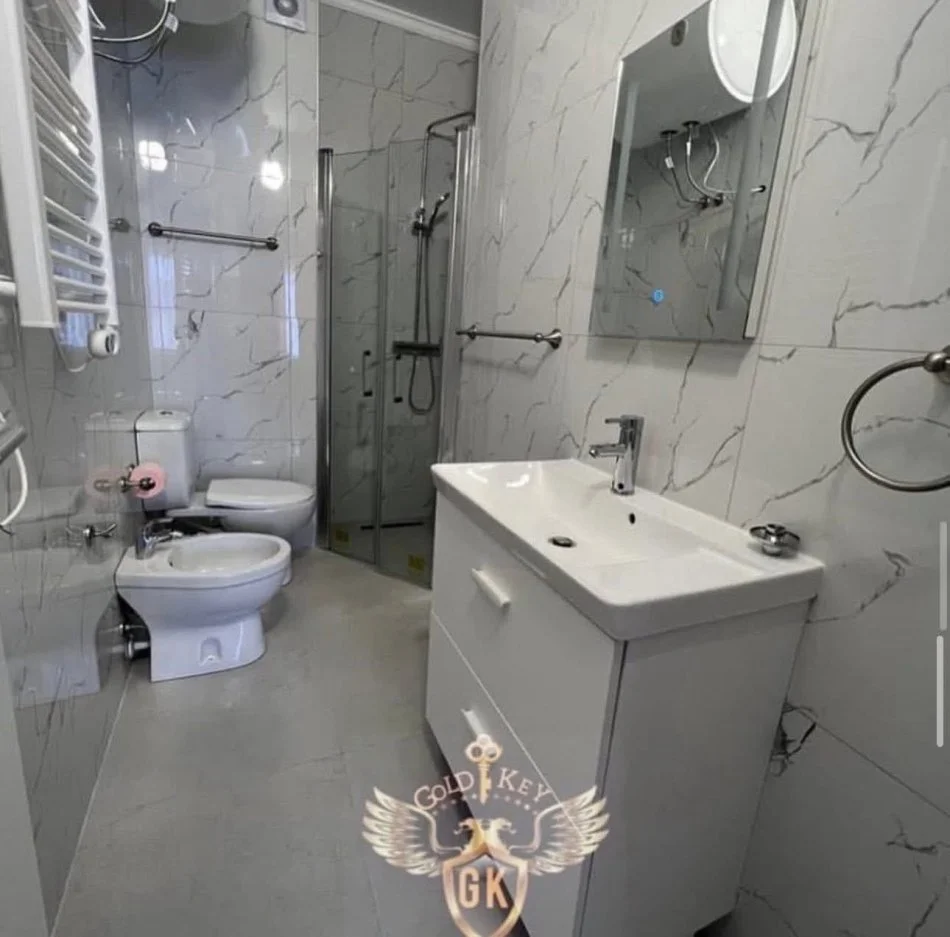 Durres, jepet me qera apartament 2+1+Ballkon Kati 1, 111 m² 500 € (HOTEL VIVAS)