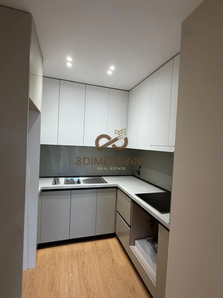 Tirane, shitet apartament 2+1+Ballkon Kati 11, 79 m² 195.700 € (ish stacioni i trenit)