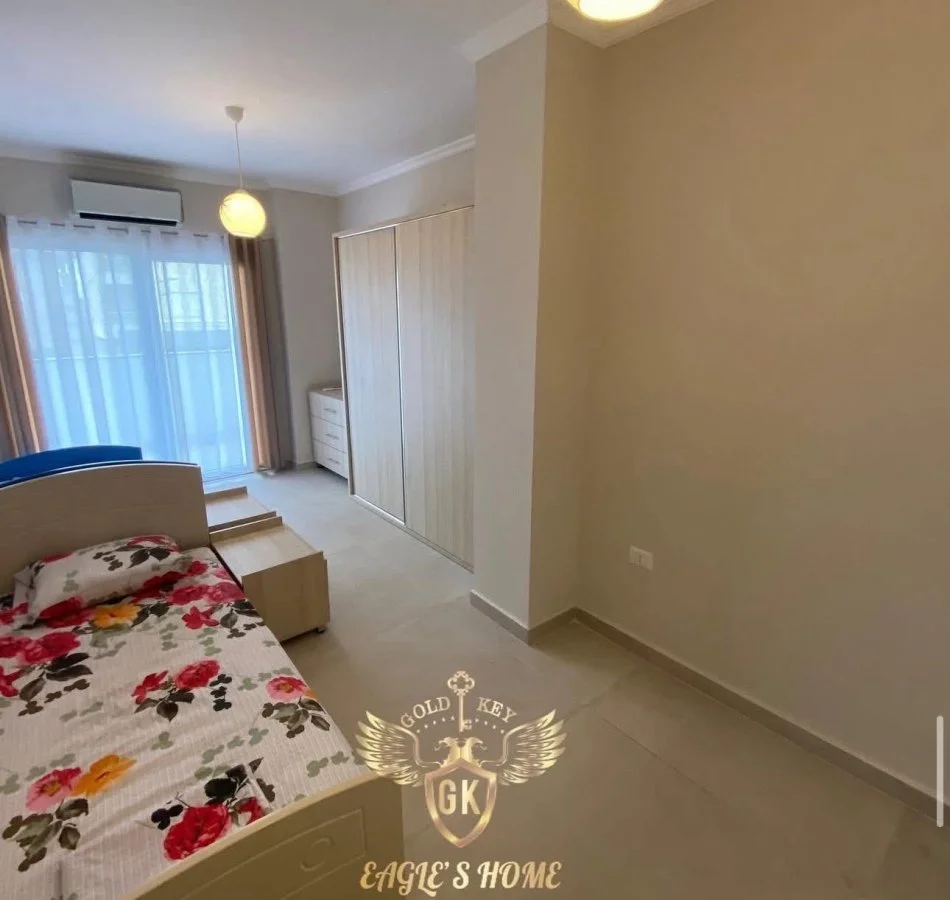 Durres, jepet me qera apartament 2+1+Ballkon Kati 1, 111 m² 500 € (HOTEL VIVAS)