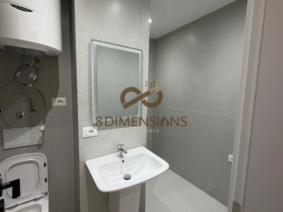 Tirane, shitet apartament 2+1+Ballkon Kati 11, 79 m² 195.700 € (ish stacioni i trenit)