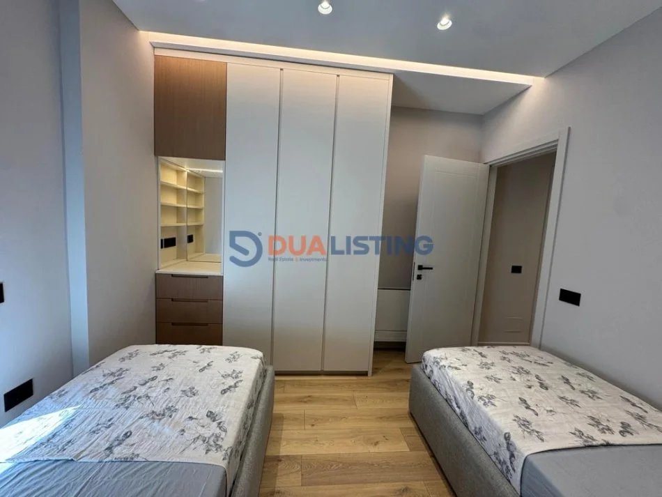 Tirane, jepet me qera apartament 2+1 Kati 3, 120 m² 700 € (Kinostudio)