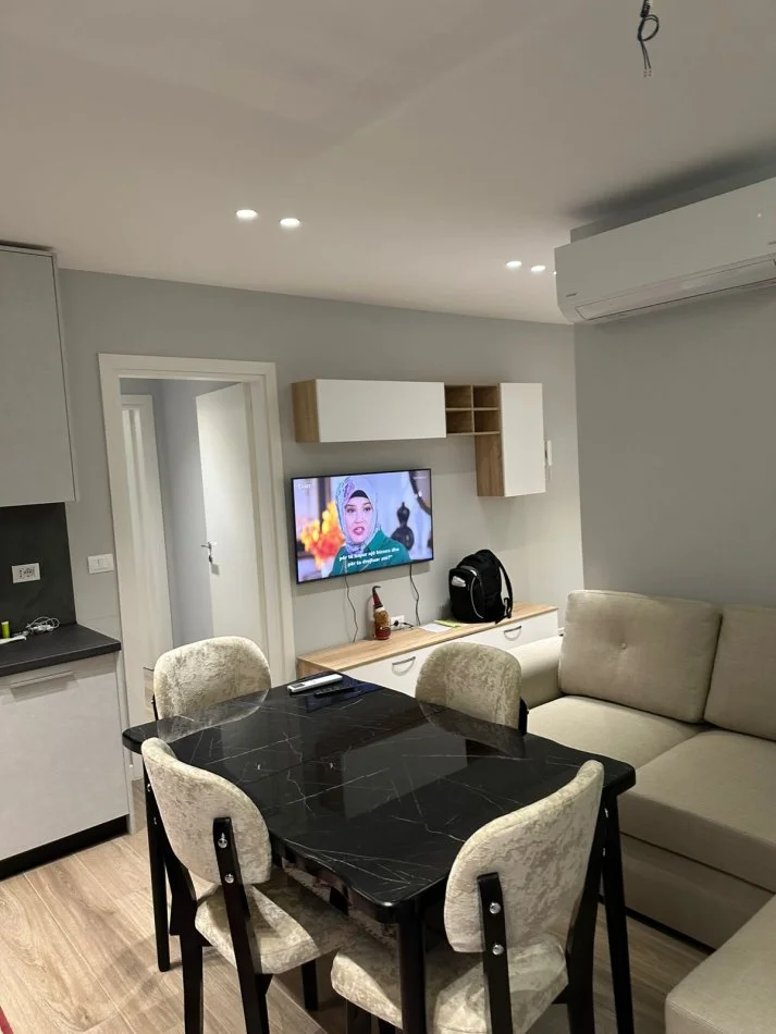 Tirane, jepet me qera apartament 2+1 Kati 3, 78 m² 900 € (Shkolla e Kuqe)