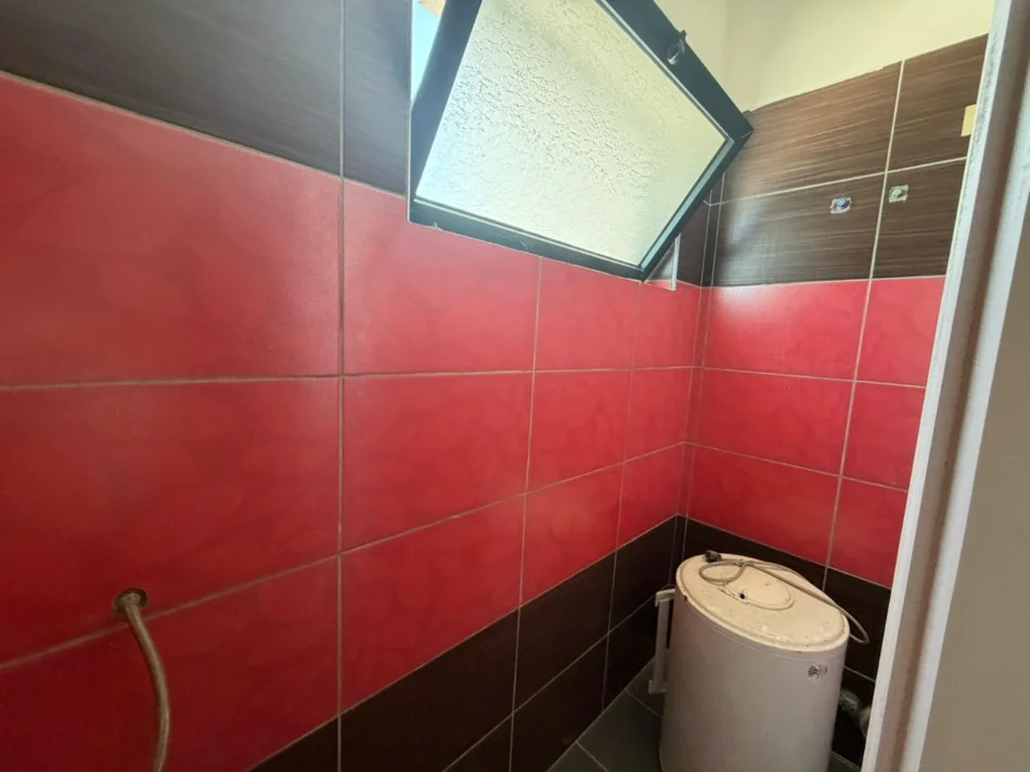 Durres, shitet Kati 5, 85.000 € 