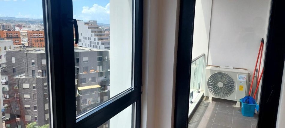 Tirane, jepet me qera apartament 1+1 Kati 9, 70 m² 500 € (Rruga e Dibres)