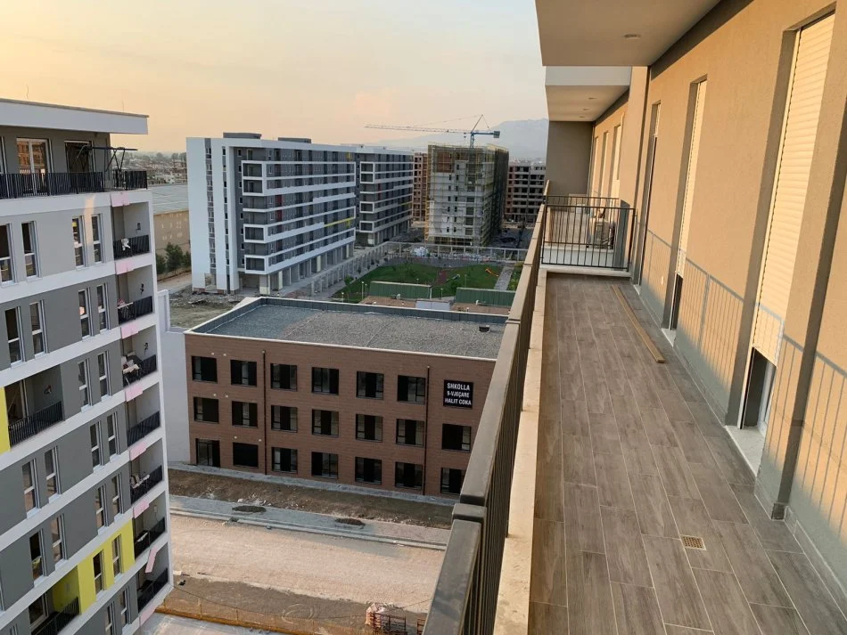 Tirane, jepet me qera apartament 2+1+Aneks+Ballkon Kati 8, 120 m² 450 € (Univers City)