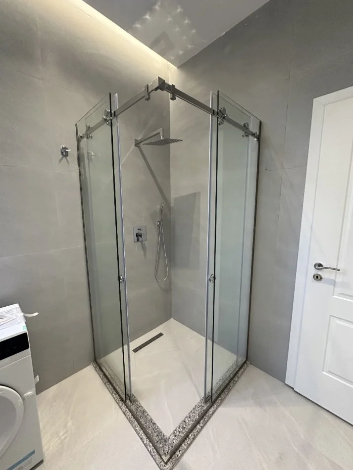 Tirane, jepet me qera apartament 2+1+Ballkon Kati 1, 80 m² 600 € (DON BOSKO)