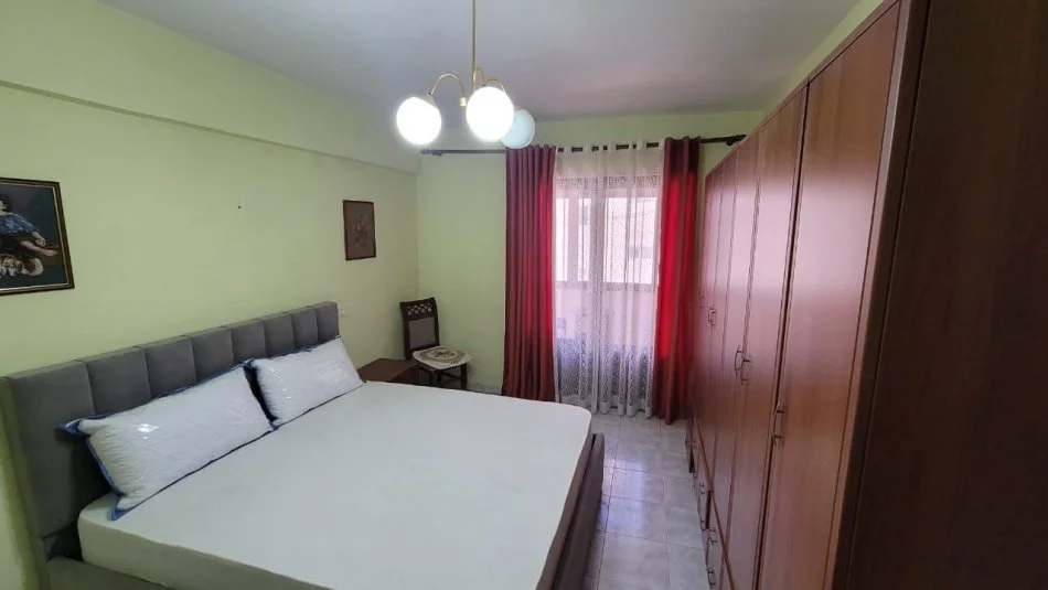 Durres, jepet me qera apartament 2+1 Kati 3, 350 € (TATIMET DURRES!)