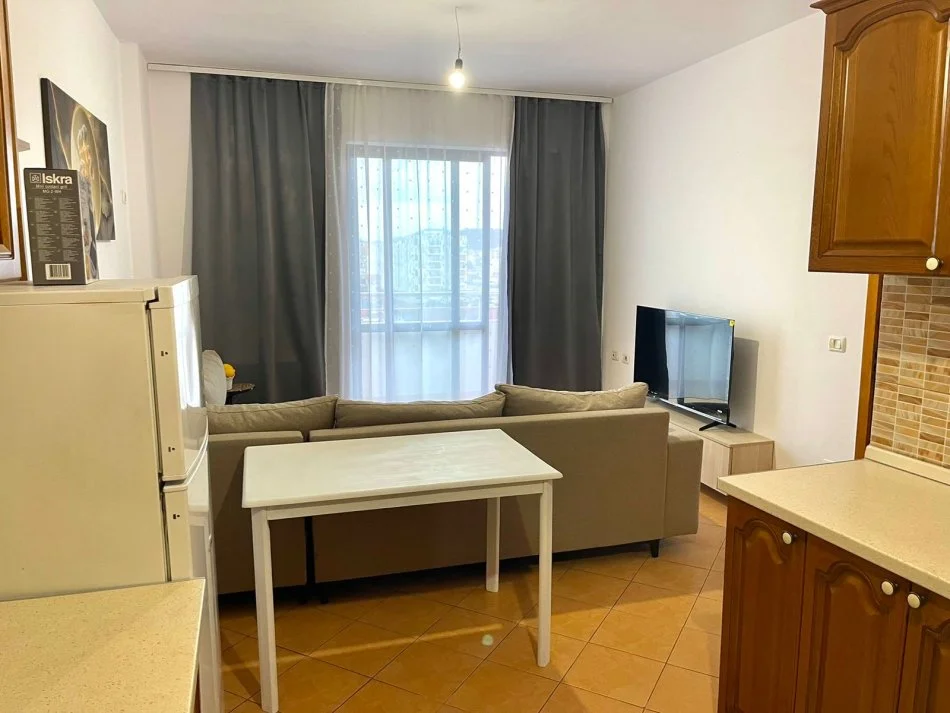 Tirane, jepet me qera apartament 2+1 Kati 7, 90 m² 550 € (Laprake, Shkolla Aleks Buda)