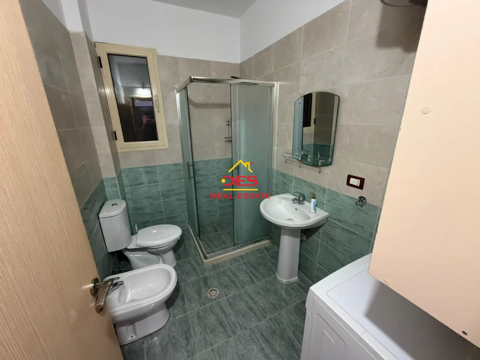 Shqiperi, jepet me qera apartament 1+1+Ballkon Kati 9, 70 m² 550 € (Lungomare)