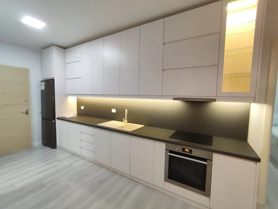 Tirane, jepet me qera apartament 2+1 Kati 2, 58 m² 600 € (Prokuroria e tiranes)