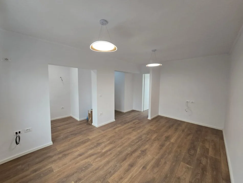Tirane, shitet apartament 1+1 Kati 4, 52 m² 112.000 € (Ali Demi Ish Markata)