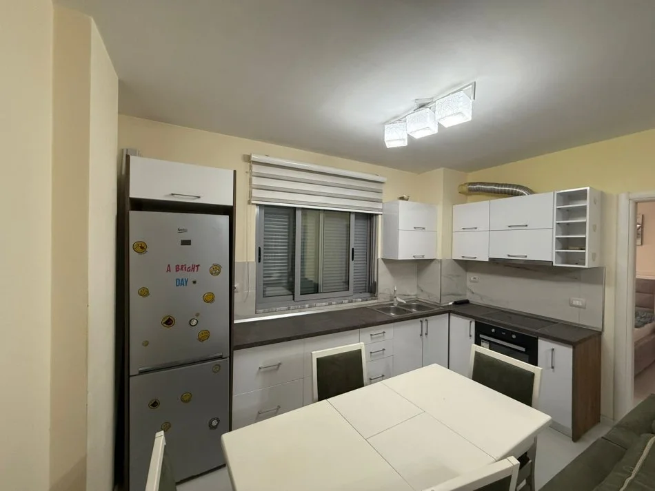 Shqiperi, jepet me qera apartament 1+1+Ballkon Kati 2, 68 m² 600 € 