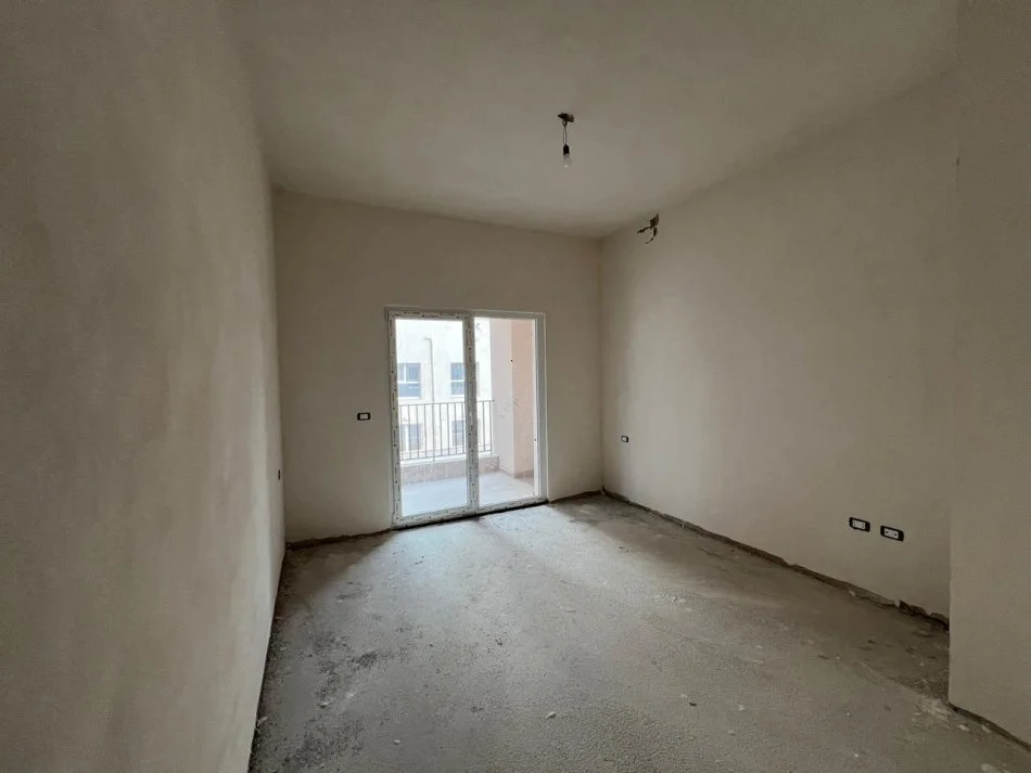 Tirane, shitet apartament 2+1+Ballkon Kati 4, 122 m² 176.000 € (KUPOLA)