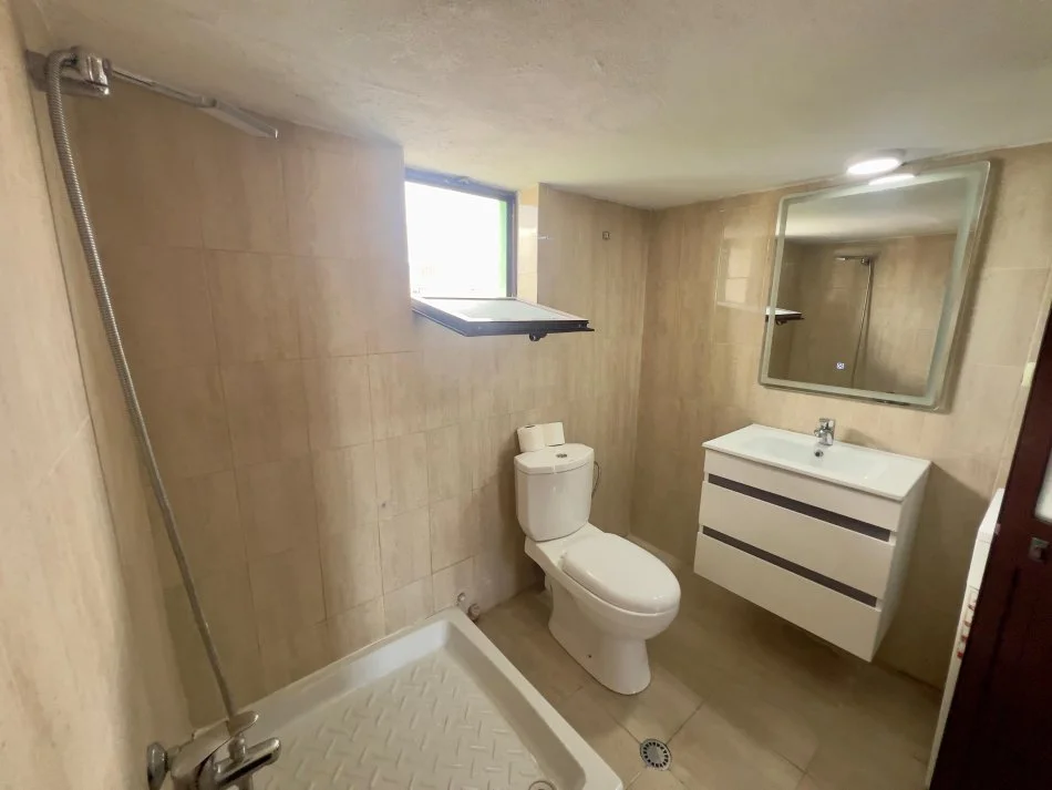 Tirane, shitet apartament 1+1+Ballkon Kati 4, 50 m² 69.000 € (rruga Vedat Kokona)