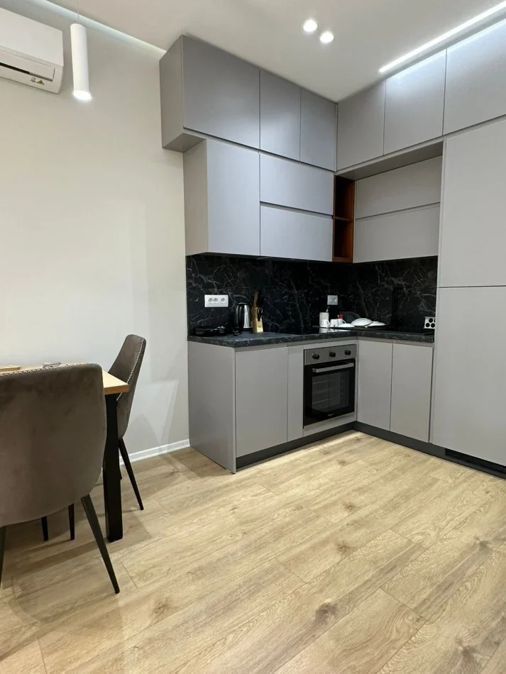 Tirane, jepet me qera apartament 1+1 Kati 3, 47 m² 600 € (BULEVARDI I RI)