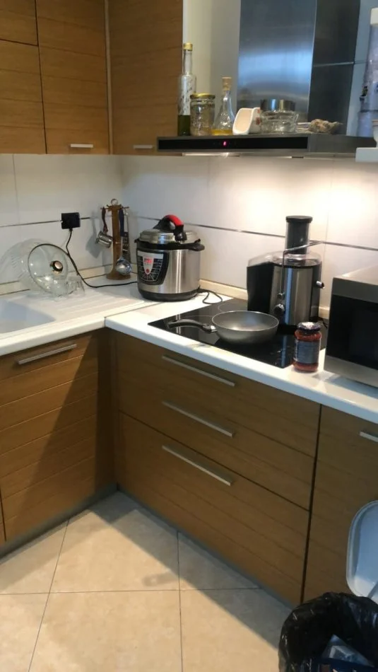 Tirane, jepet me qera apartament 2+1 Kati 2, 75 m² 470 € (Loni ligori)