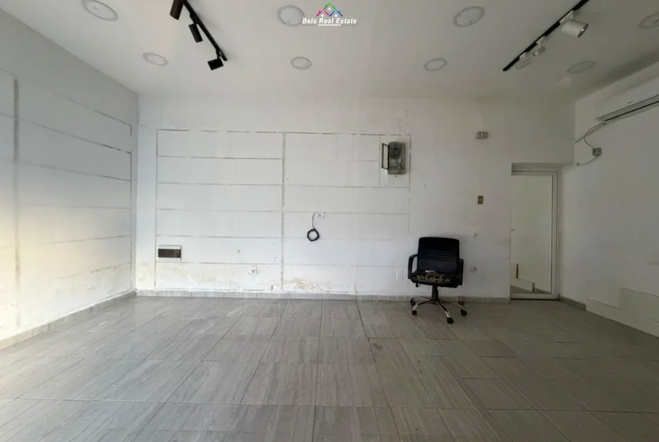 Tirane, jepet me qera dyqan Kati 0, 30 m² 820 € (Rruga Bardhyl)