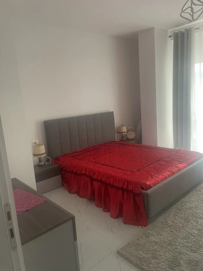 Tirane, jepet me qera apartament 1+1+Ballkon Kati 3, 75 m² 500 € (DON BOSKO)
