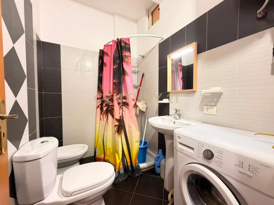 Tirane, shes apartament 1+1 Kati 4, 47 m² 68.000 € (Shkembi i Kavajes)