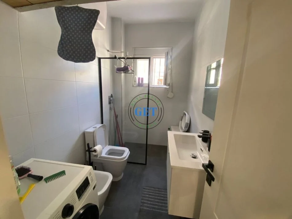 Durres, shitet apartament 1+1+Ballkon Kati 1, 56 m² 65.000 € (Ish Rajoni Policise)