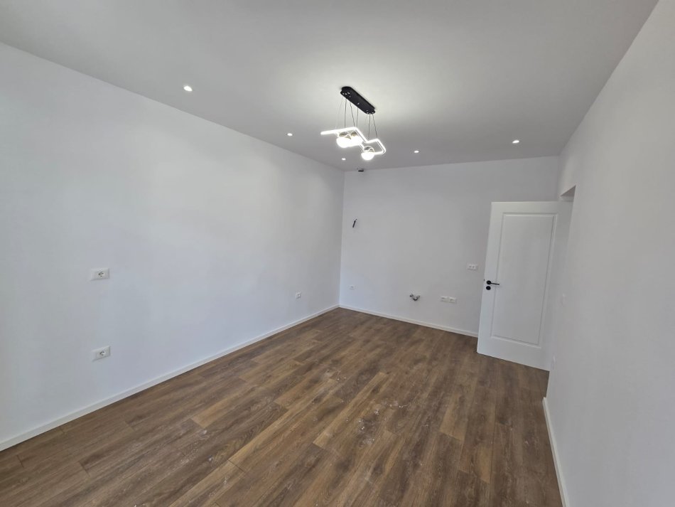 Tirane, shitet apartament 2+1 Kati 4, 75 m² 185.000 € (Myslym Shyri)