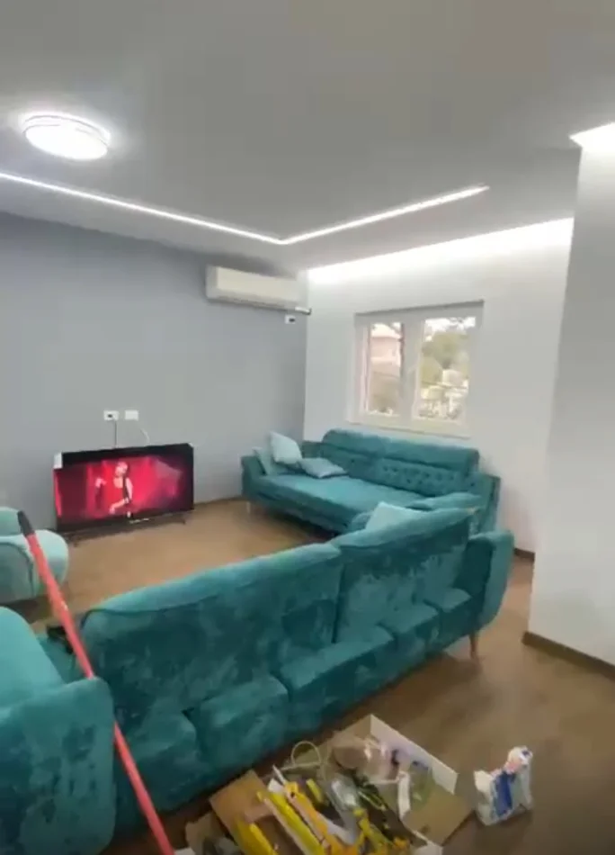 Tirane, jepet me qera apartament 1+1+Ballkon Kati 2, 60 m² 550 € (SAUK)