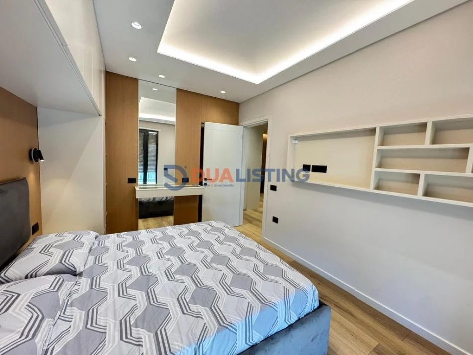 Tirane, jepet me qera apartament 2+1 Kati 3, 120 m² 700 € (Kinostudio)