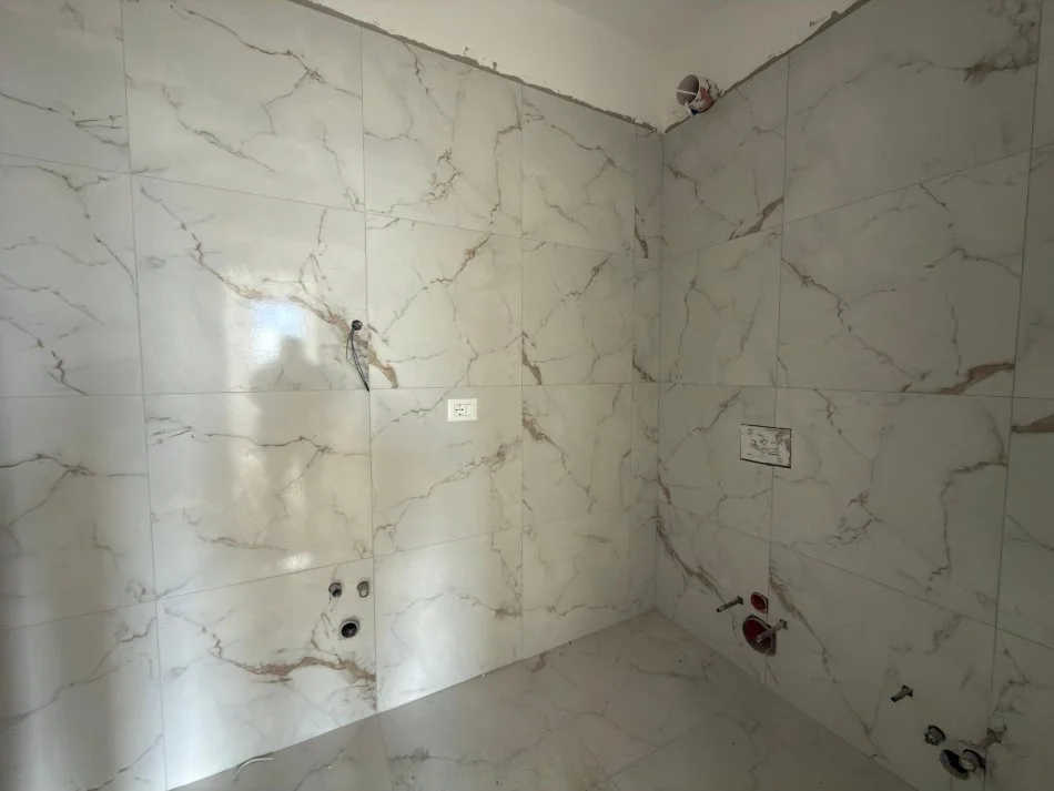 Tirane, shitet apartament 2+1+Ballkon Kati 7, 117 m² (Univers city)