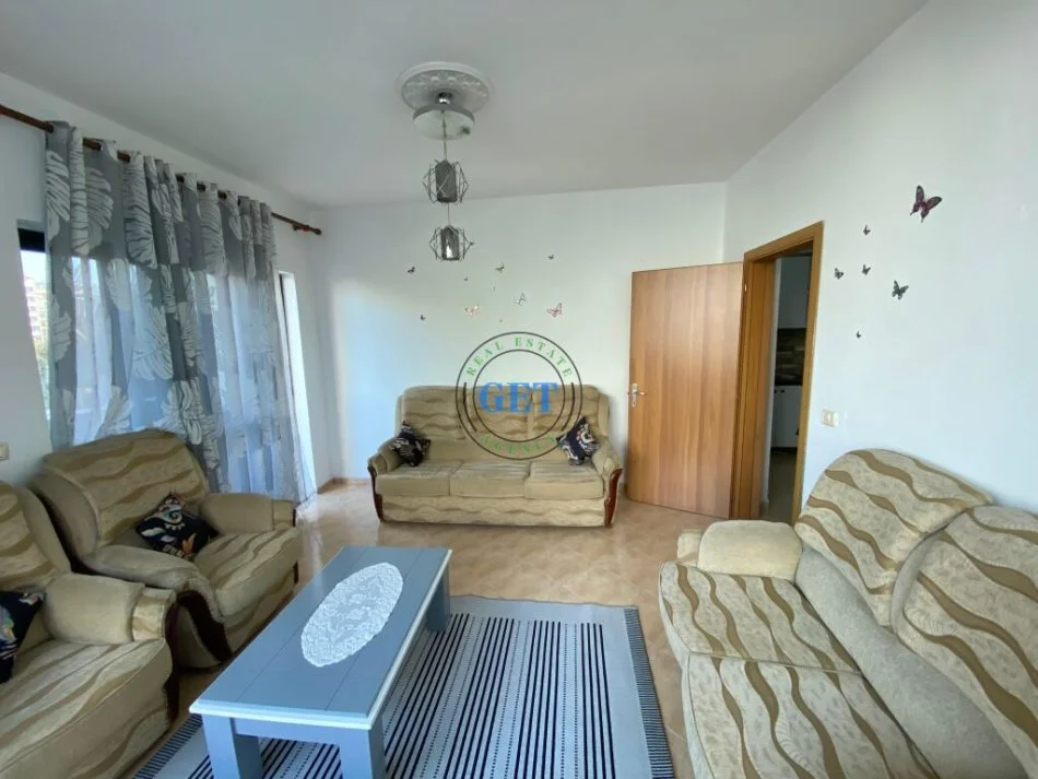 Durres, jepet me qera apartament 1+1 Kati 3, 75 m² 250 € (Plazh Hekurudha)