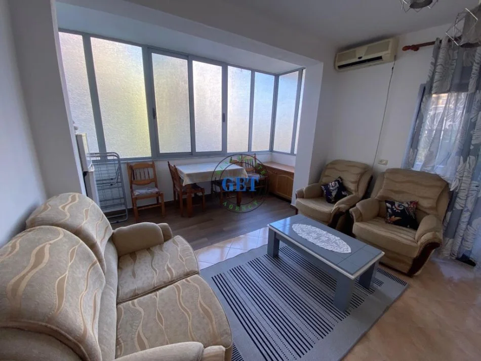 Durres, jepet me qera apartament 1+1 Kati 3, 75 m² 250 € (Plazh Hekurudha)