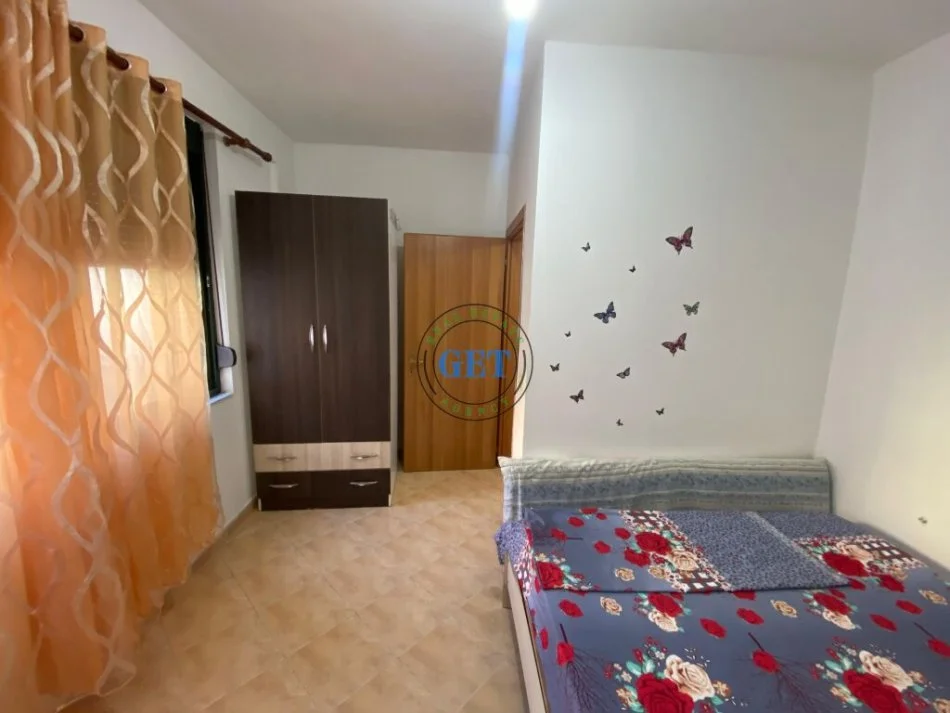 Durres, jepet me qera apartament 1+1 Kati 3, 75 m² 250 € (Plazh Hekurudha)