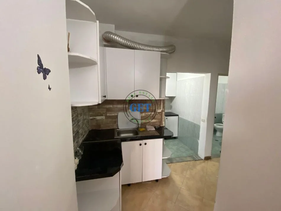 Durres, jepet me qera apartament 1+1 Kati 3, 75 m² 250 € (Plazh Hekurudha)