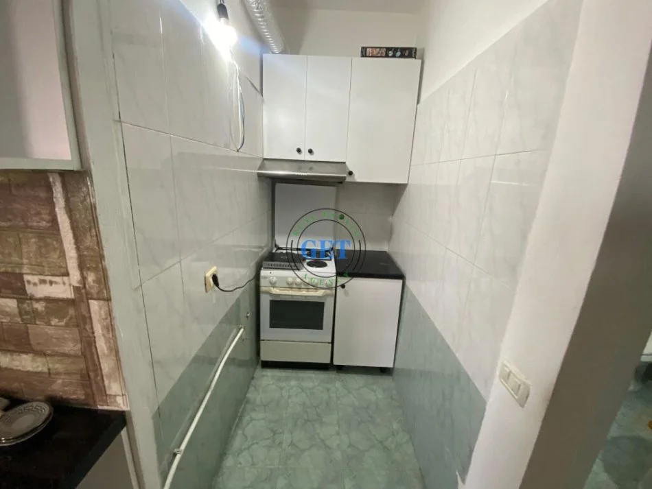 Durres, jepet me qera apartament 1+1 Kati 3, 75 m² 250 € (Plazh Hekurudha)