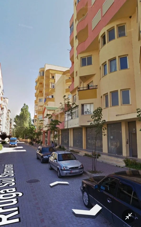 SHITET GARAZH : ZONA _POGRADEC /PRANE HOTEL KALAJA