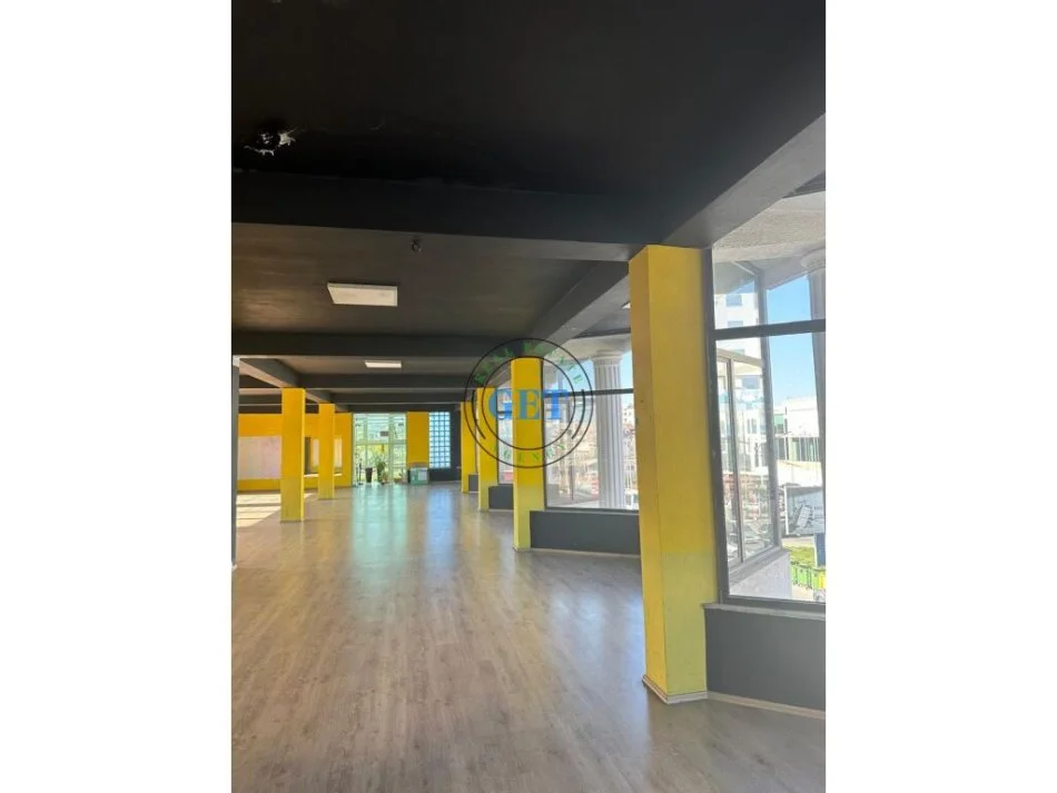 Durres, jepet me qera ambjent biznesi Kati 2, 300 m² 800 € (Perballe Galaktikut)