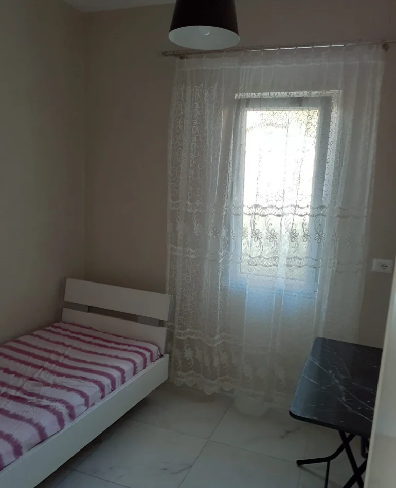Tirane, jepet me qera Vile 3+1 , 580 € 