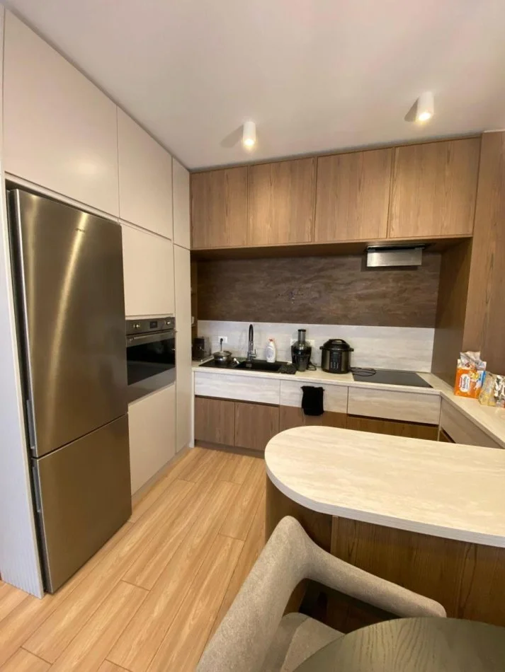 Tirane, jepet me qera apartament 2+1+Ballkon Kati 5, 100 m² 750 € (FUSHA AVIACIONIT)