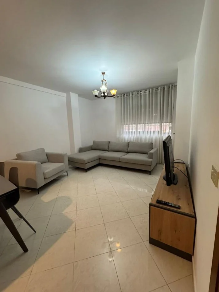 Tirane, jepet me qera apartament Kati 5, 70 m² 500 € (RRUGA E ELBASANIT)