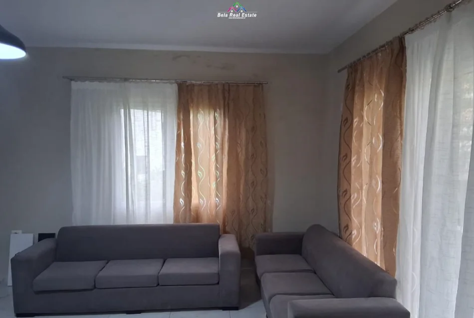 Tirane, jepet me qera Vile 3+1 Kati 3, 115 m² 580 € (rruga elbasanit)