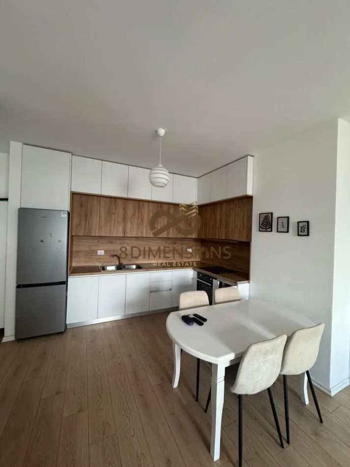 Tirane, jepet me qera apartament 2+1 , 95 m² 500 € (Grand Galery)