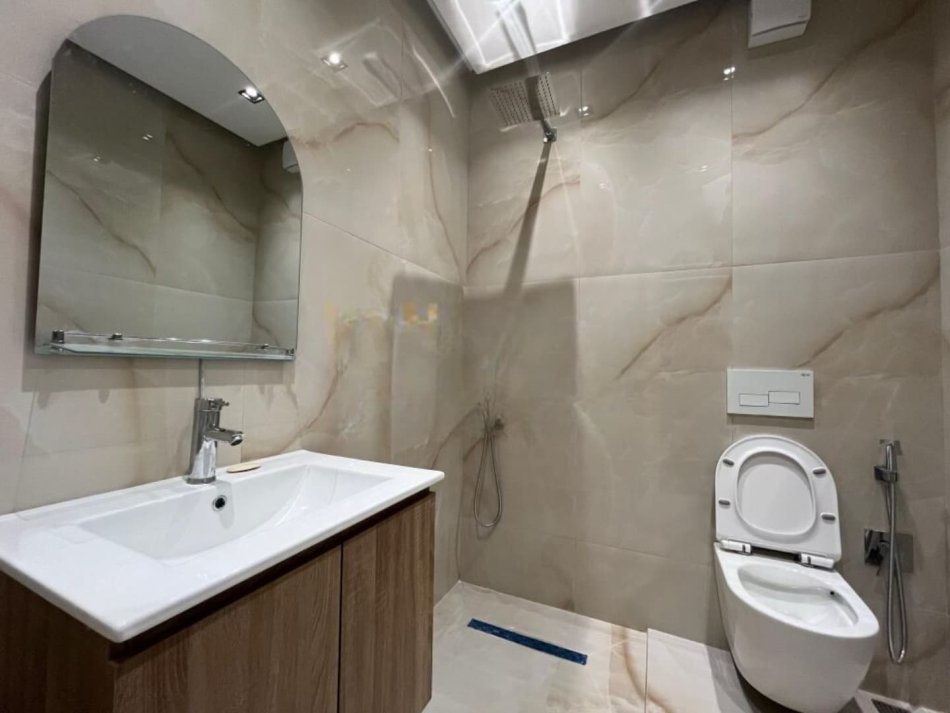 Tirane, shitet apartament 2+1 , 120 m² 210.000 € (Kopshti Botanik)