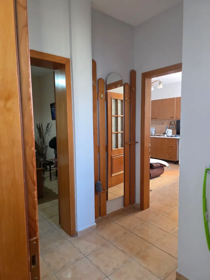 Tirane, jepet me qera apartament 1+1 Kati 5, 62 m² 500 € 