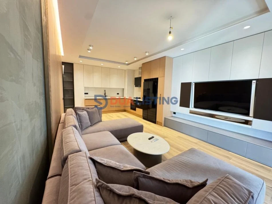 Tirane, jepet me qera apartament 2+1 Kati 3, 120 m² 700 € (Kinostudio)