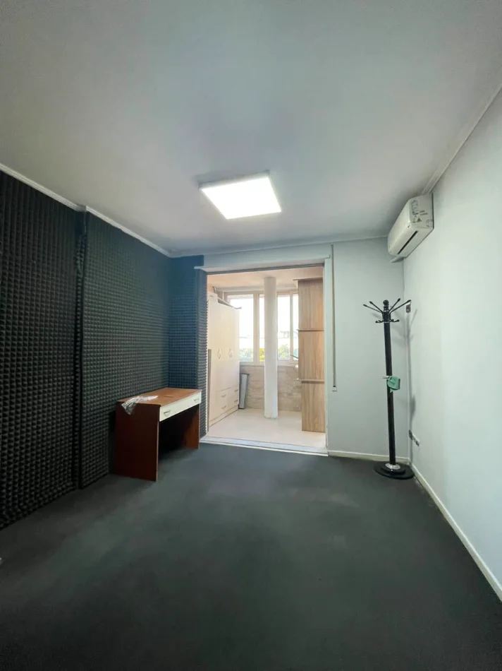 Tirane, jepet me qera ambjent biznesi Kati 5, 220 m² 1.500 € (Lake View)